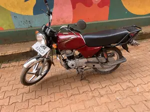 Bajaj Boxer 100 2025 Red