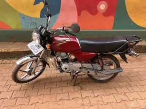 Bajaj Boxer 100 2025 Red