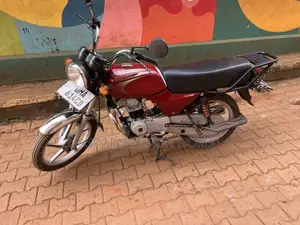 Bajaj Boxer 100 2025 Red