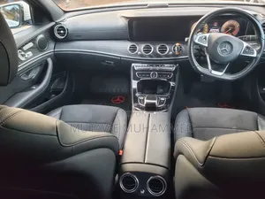 Mercedes-Benz E200 2017 Silver