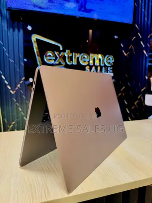 Laptop Apple MacBook 2019 36GB Intel Core i7 SSD 512GB