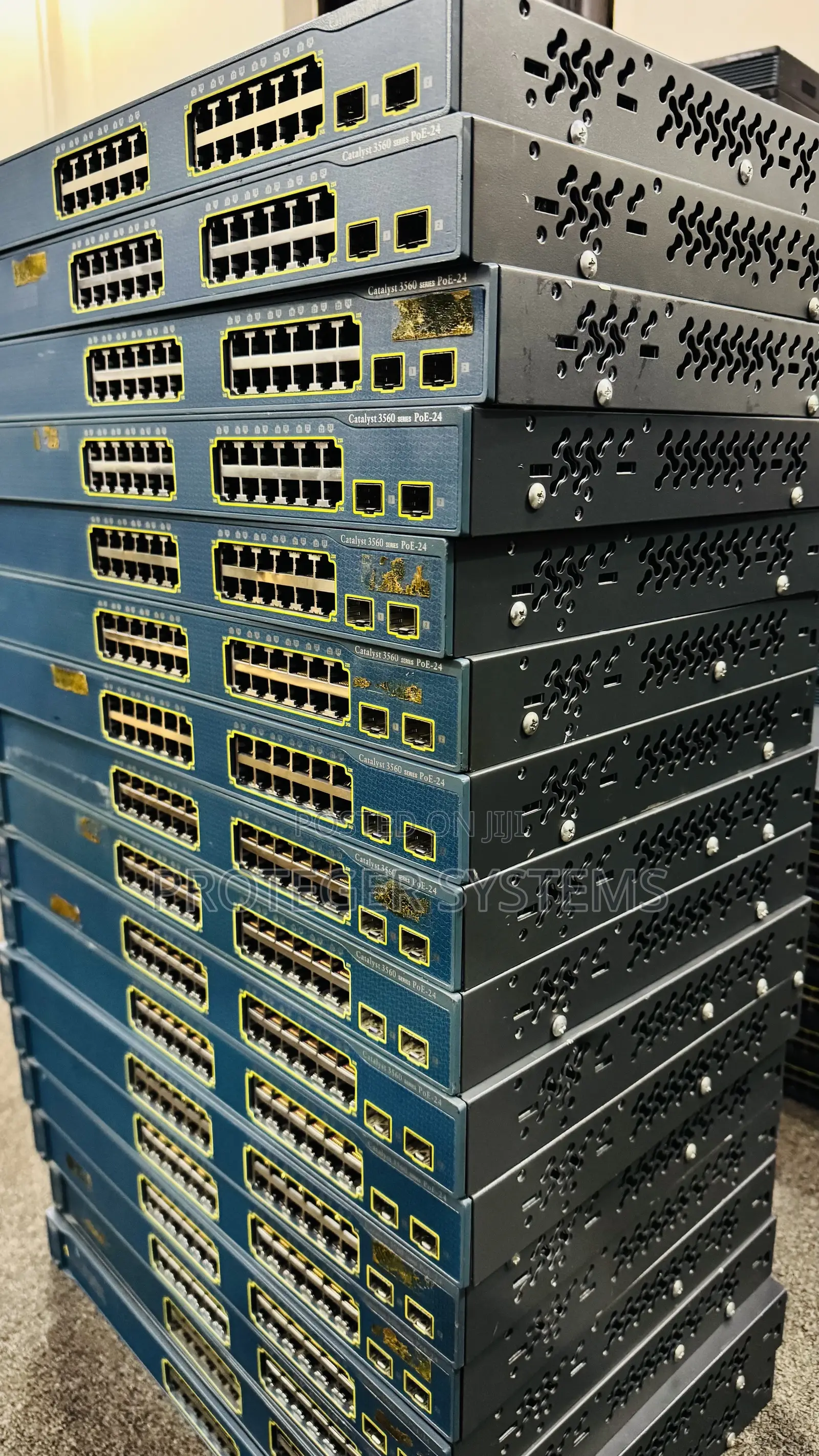 Cisco Catalyst 3560 Series Poe-24 Network Switch