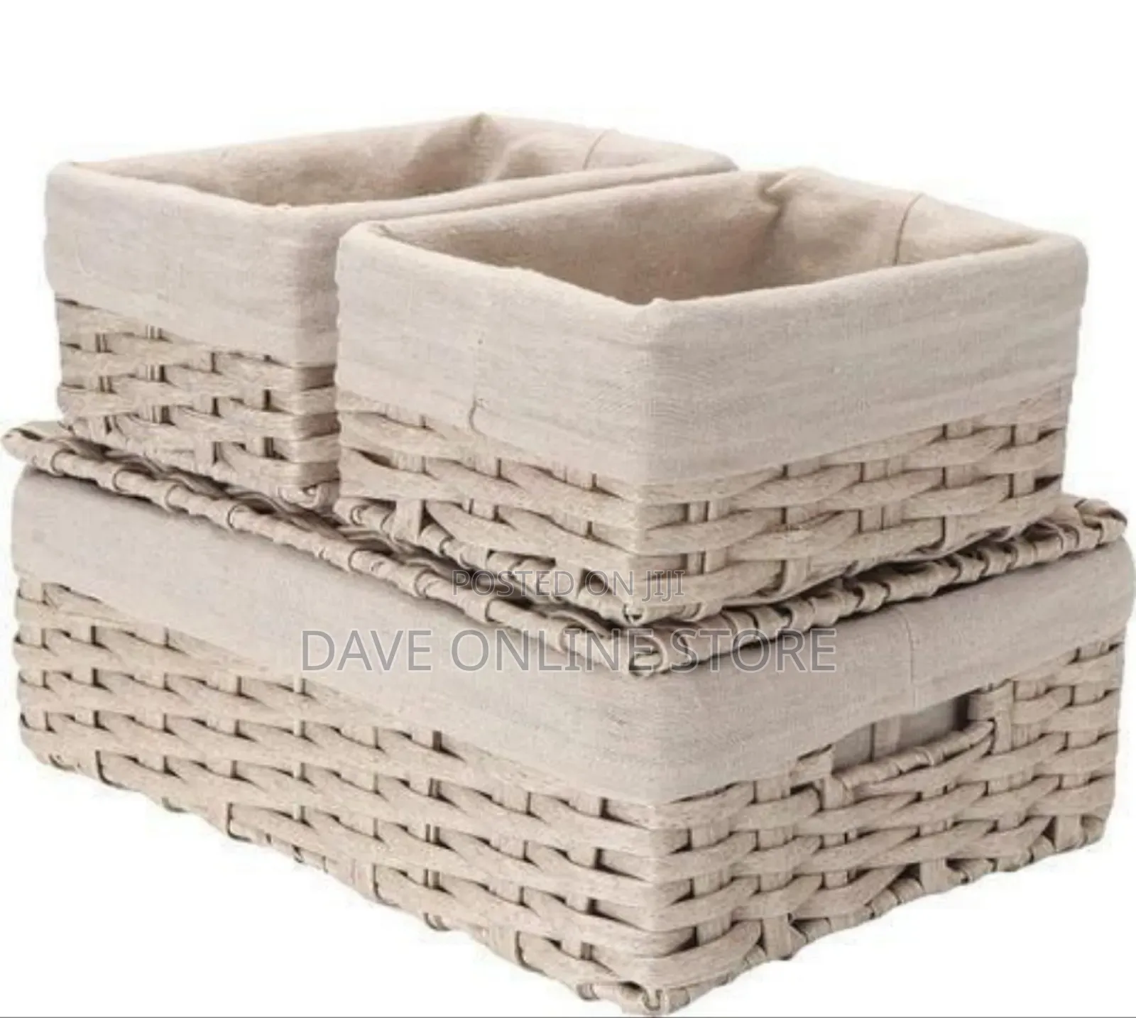 Set of Woven Decorative Storage Baskets With Fabric Liners