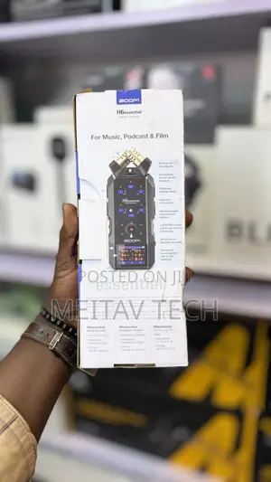 Zoom H6essential 32-Bit Float 6-Track Portable Audio Recorder