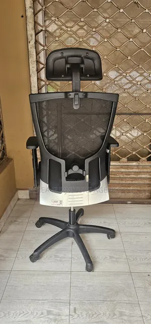 Comfortable Mesh Office Chair With Reclining Back