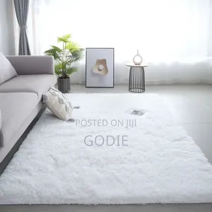 Modern White Fluffy Center Carpet (2×2.5)M