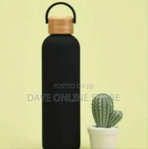 Insulated Stainless Steel Water Bottle With a Bamboo Lid