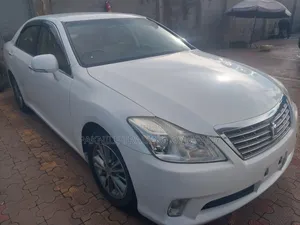 Toyota Crown 2012 White