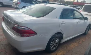 Toyota Crown 2012 White