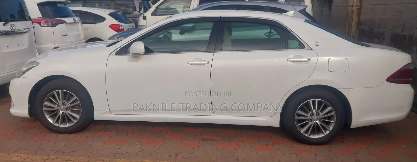Toyota Crown 2012 White