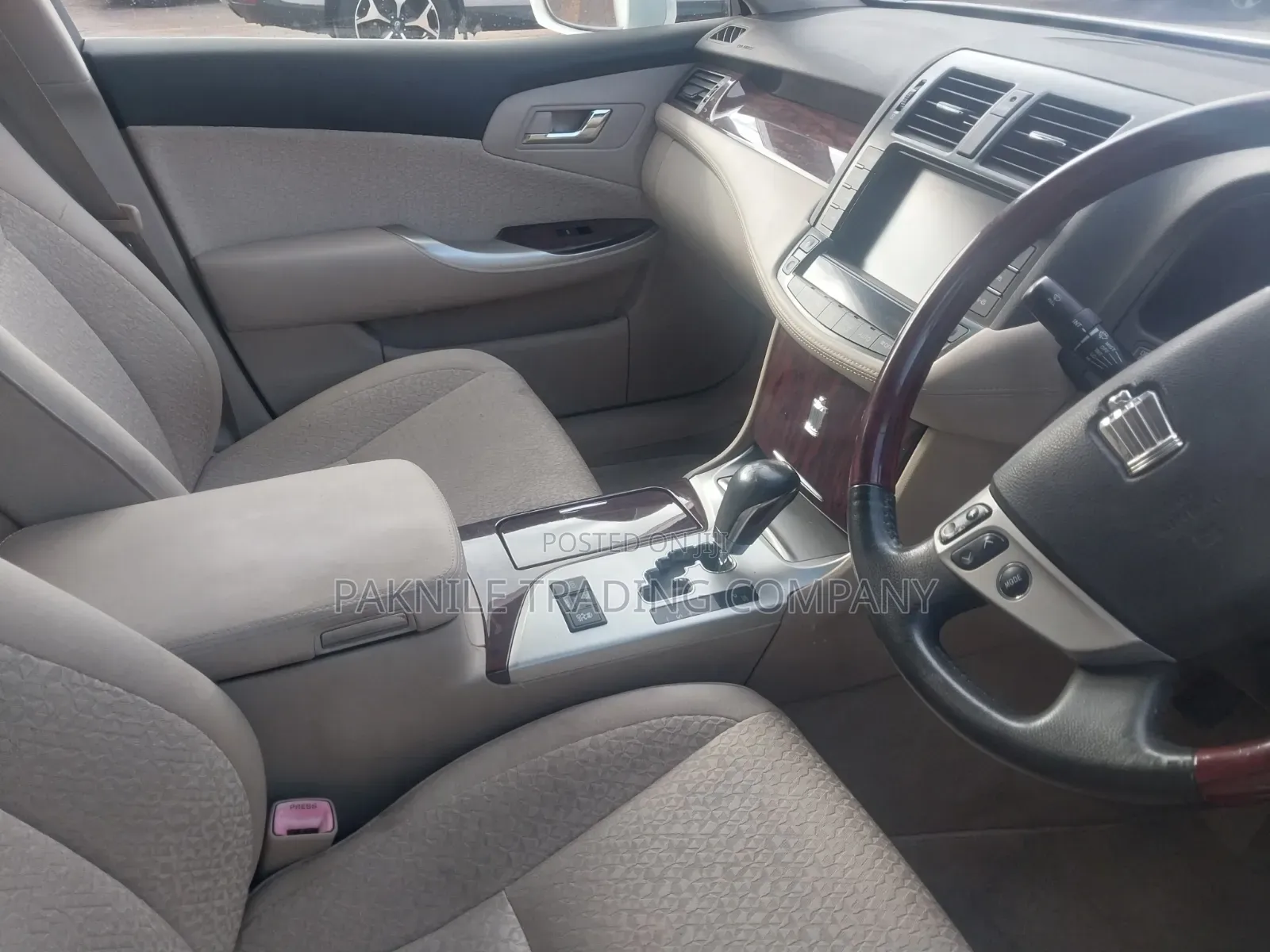 Toyota Crown 2012 White
