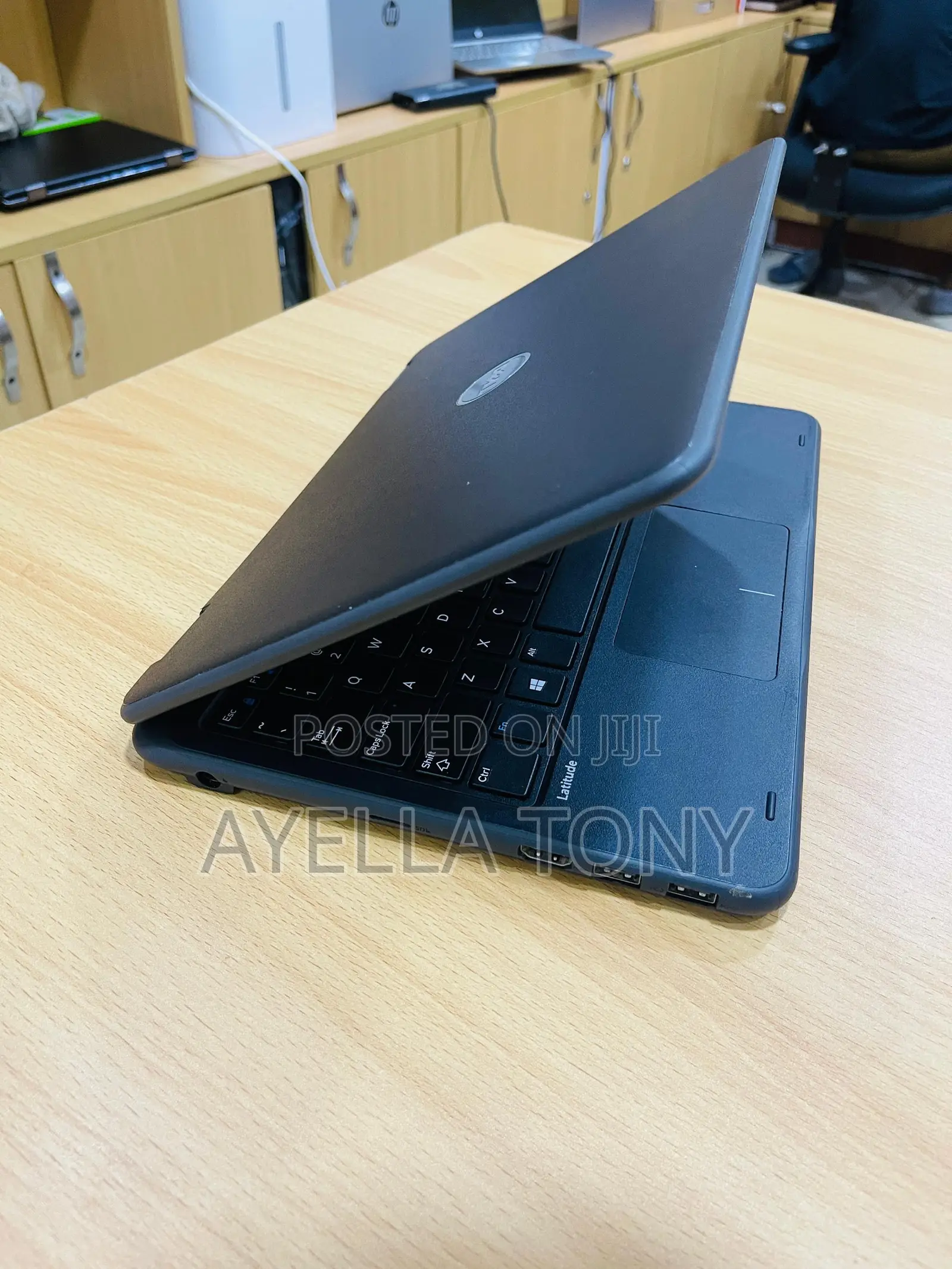 New Laptop Dell Latitude 3189 4GB Intel Celeron SSD 128GB