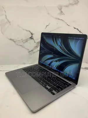 New Laptop Apple MacBook 2019 16GB Intel Core i7 SSD 256GB