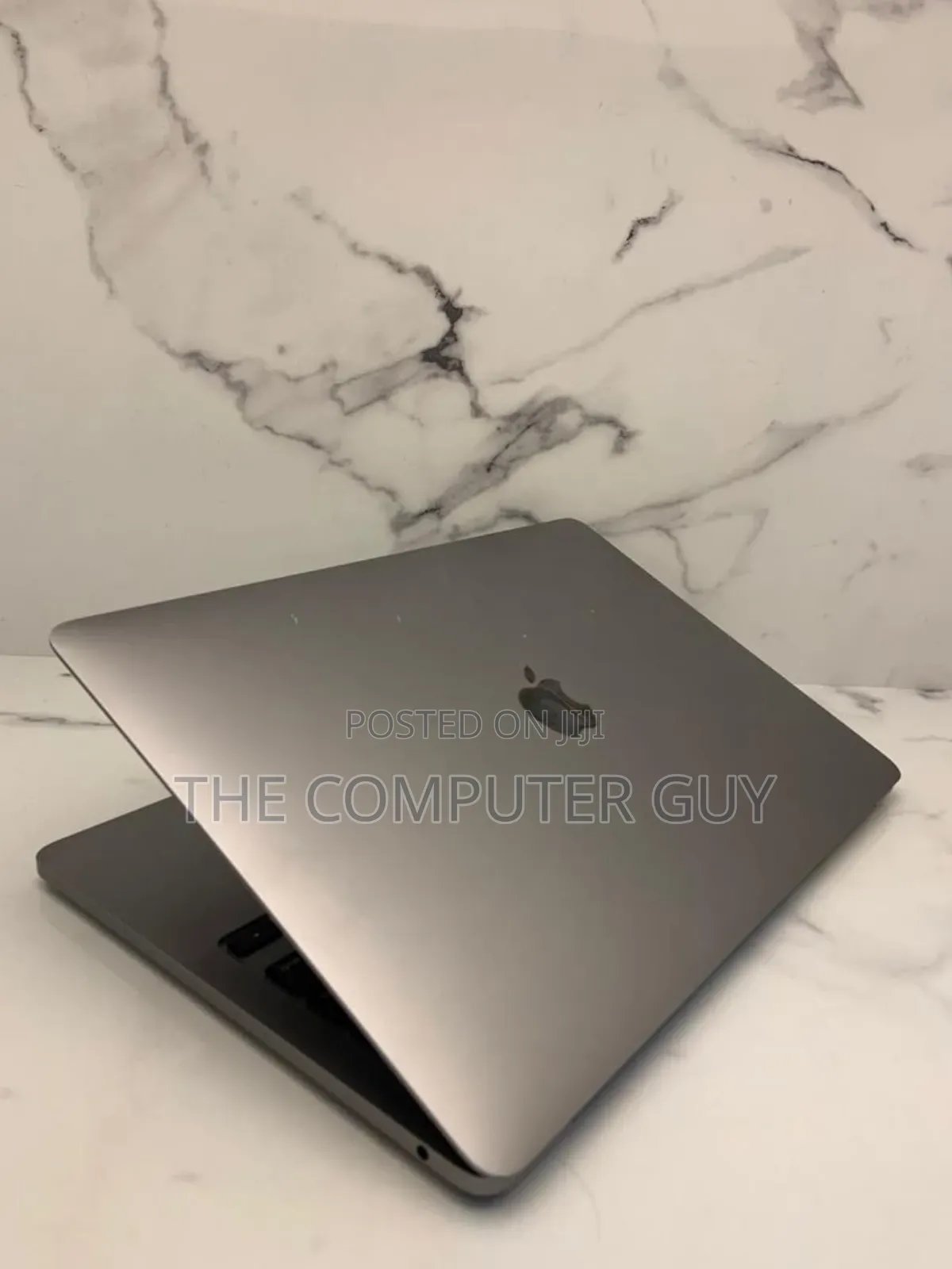 New Laptop Apple MacBook 2019 16GB Intel Core i7 SSD 256GB