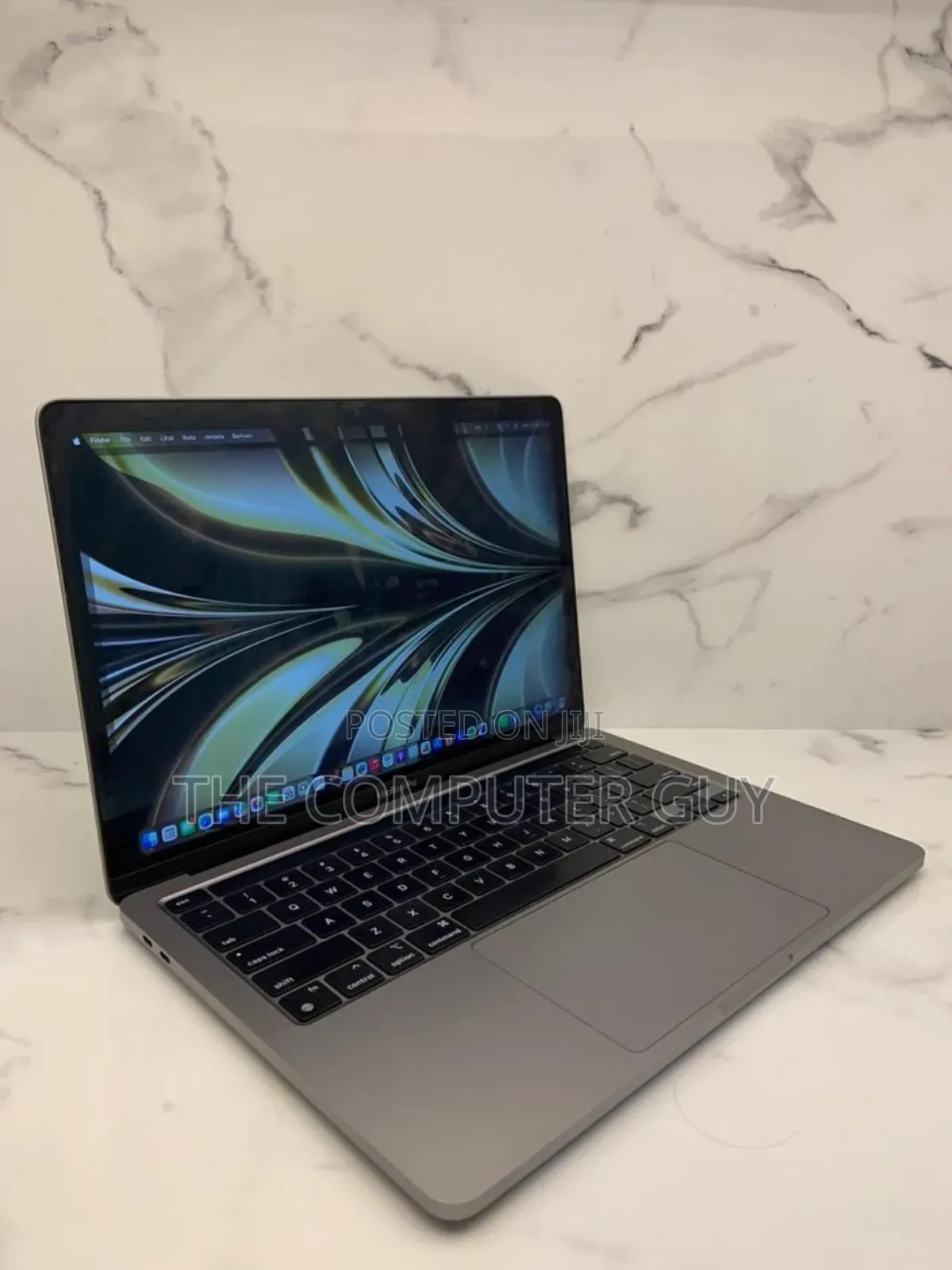 New Laptop Apple MacBook 2019 16GB Intel Core i7 SSD 256GB