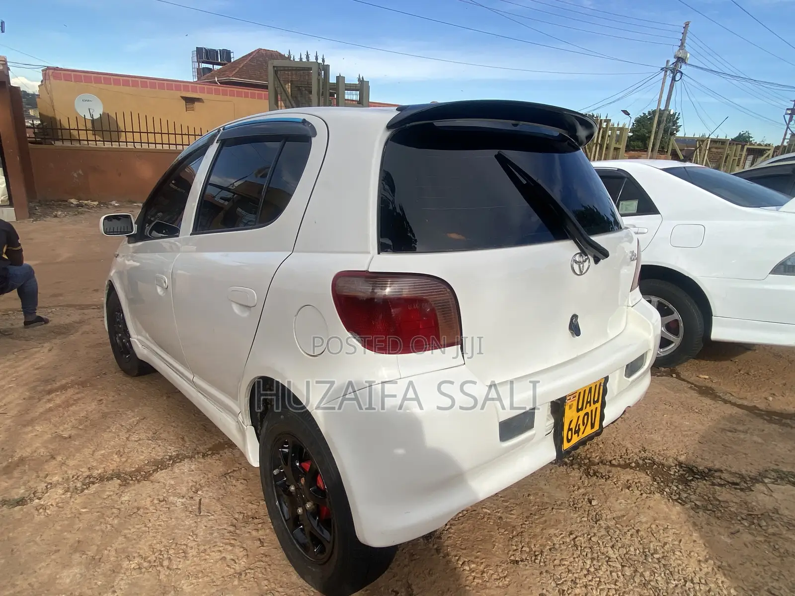 Toyota Vitz 2011 White