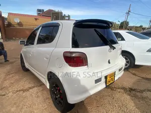 Toyota Vitz 2011 White