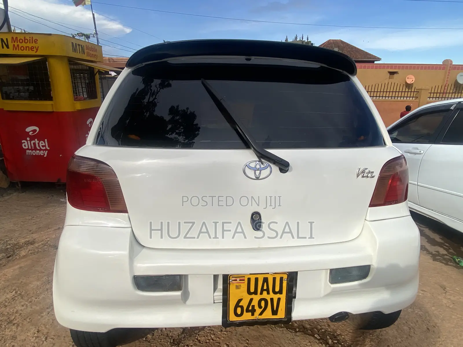 Toyota Vitz 2011 White