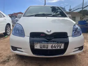 Toyota Vitz 2011 White