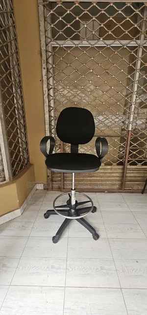 High Counter Rotating Office Chair