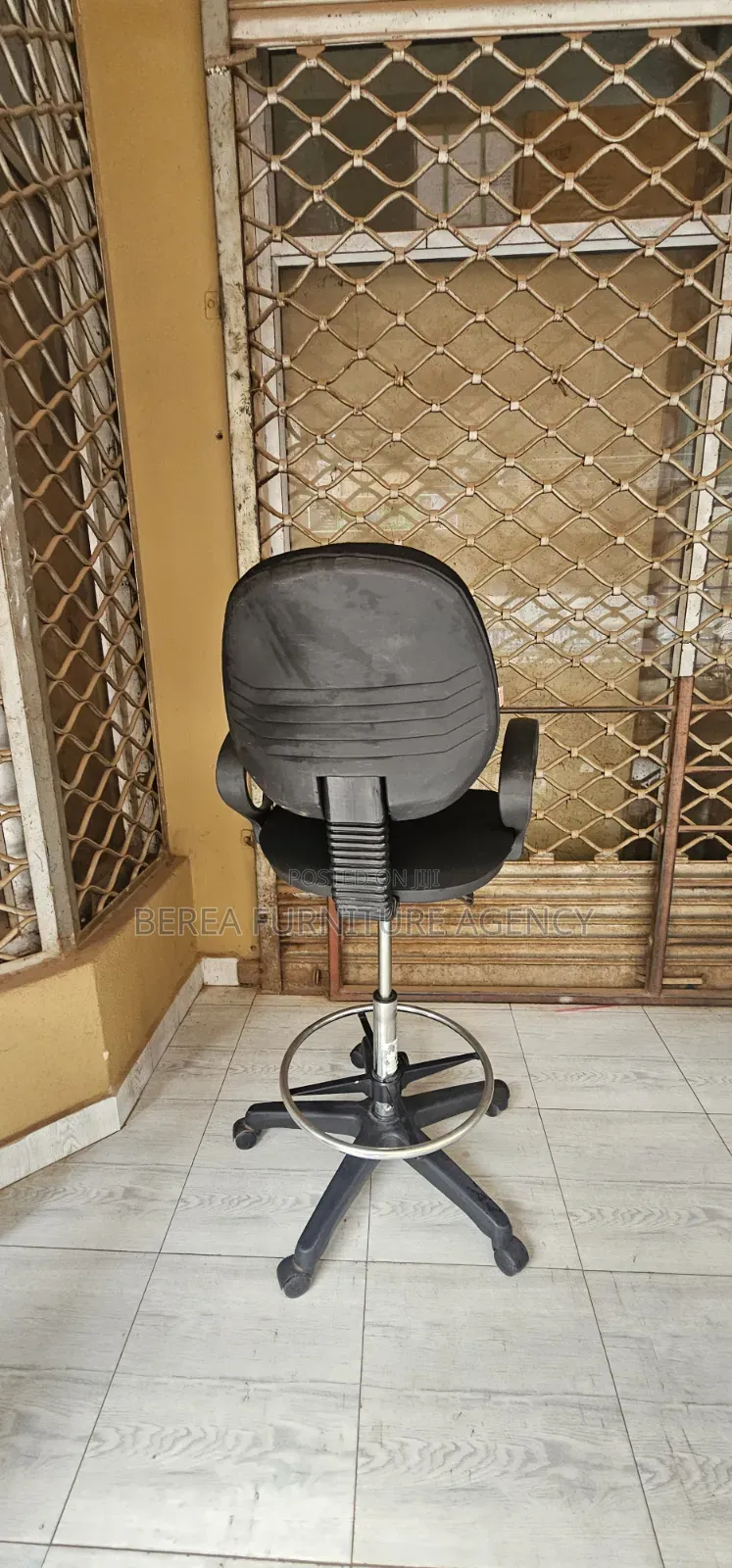 High Counter Rotating Office Chair