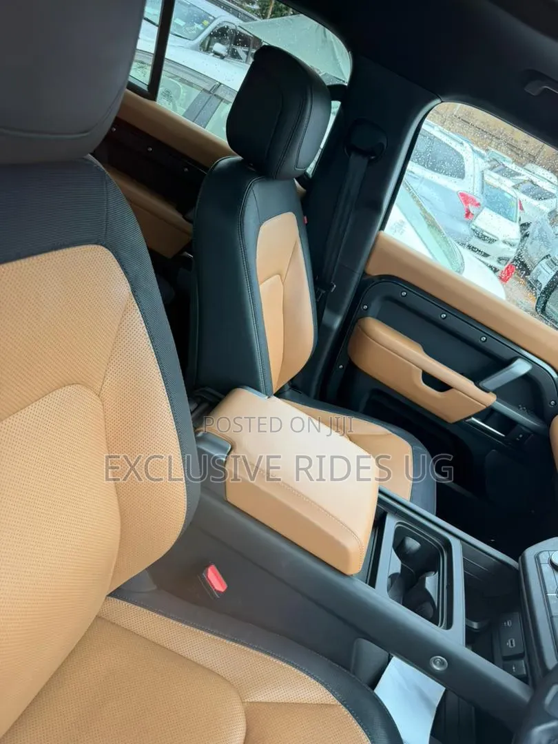 Land Rover Defender 2024 Black