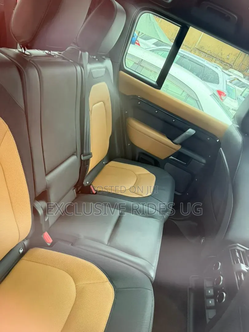 Land Rover Defender 2024 Black
