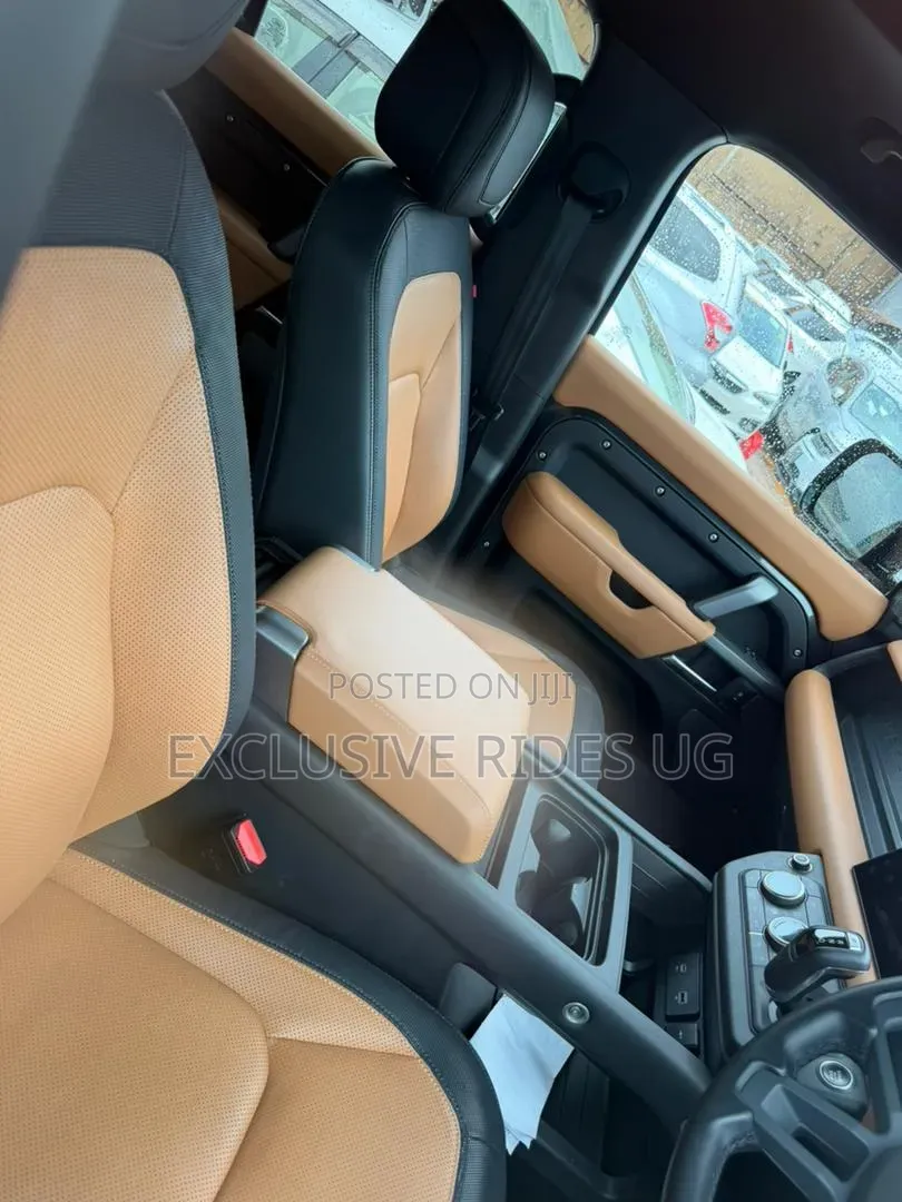 Land Rover Defender 2024 Black