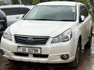 Subaru Outback 2.5i Premium 2011 White