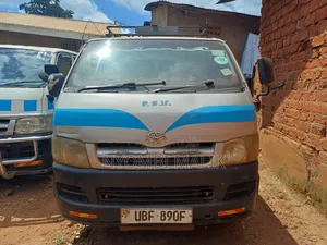 Toyota HiAce 2006 Silver