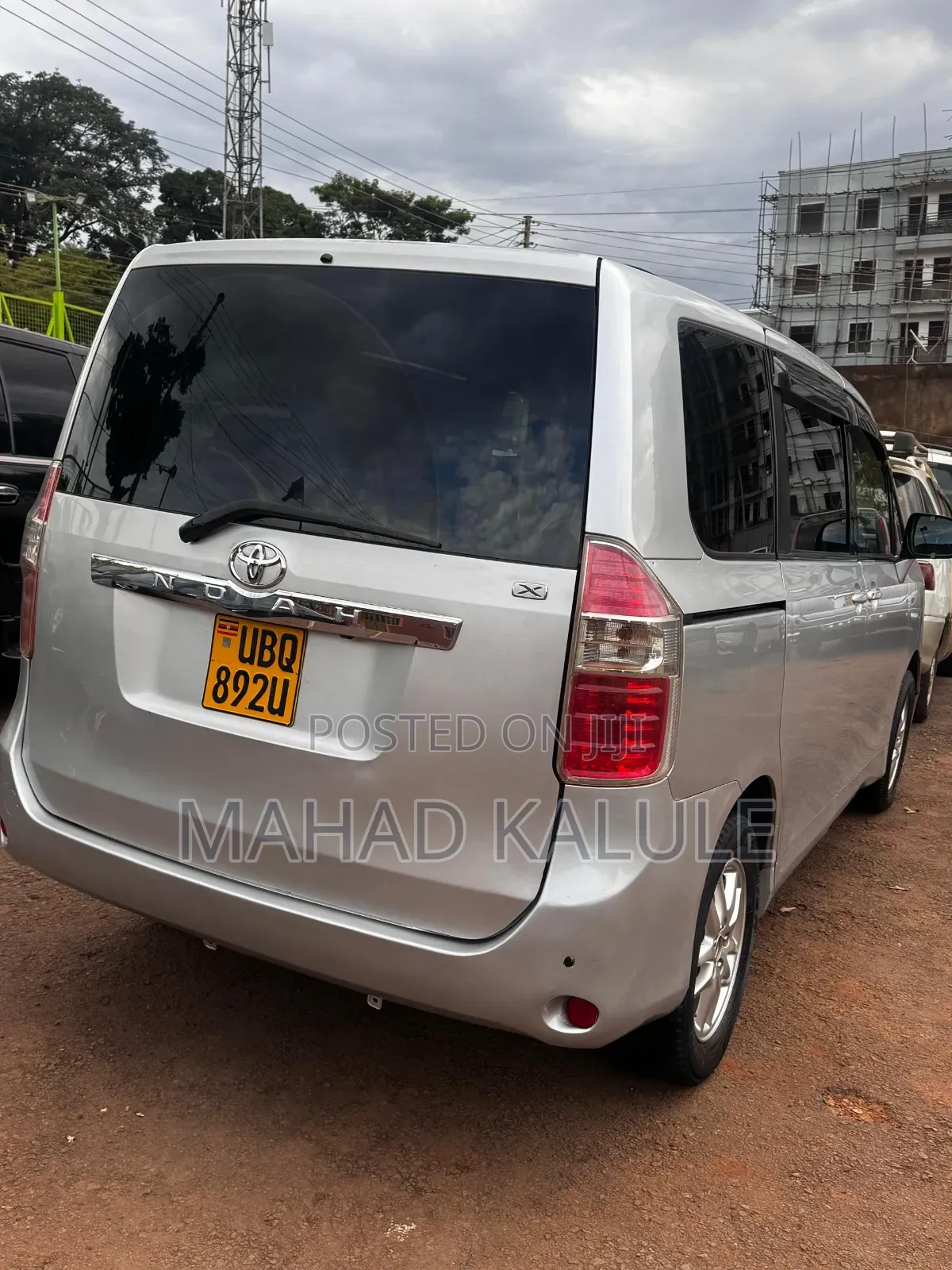Toyota Noah 2010 Silver
