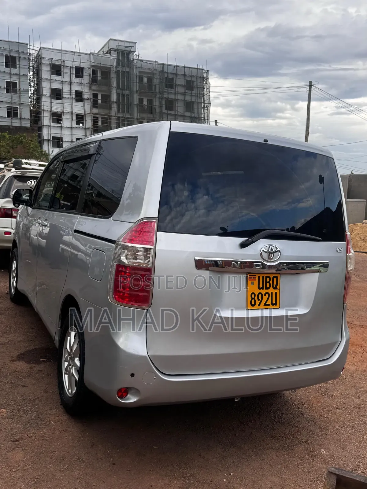 Toyota Noah 2010 Silver