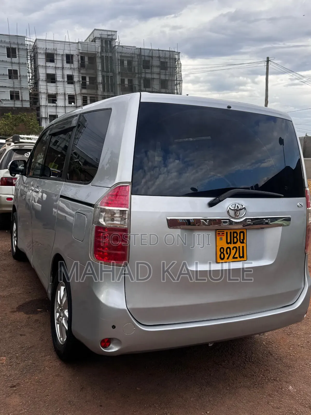 Toyota Noah 2010 Silver