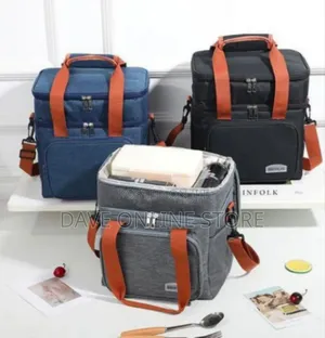 Insulated Dual-Compartment Lunch Cooler Bag With Shoulder Strap