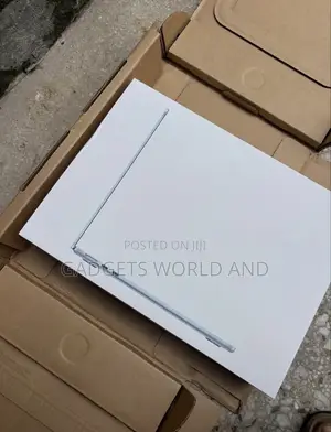 New Laptop Apple MacBook Air 2025 M4 13-inch 16GB Apple M5 SSD 512GB