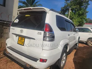 Toyota Land Cruiser Prado 2012 White