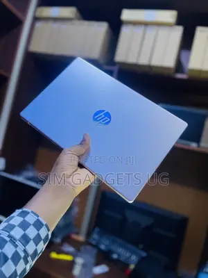 Laptop HP 14-ep0063 4GB Intel Celeron SSD 128GB