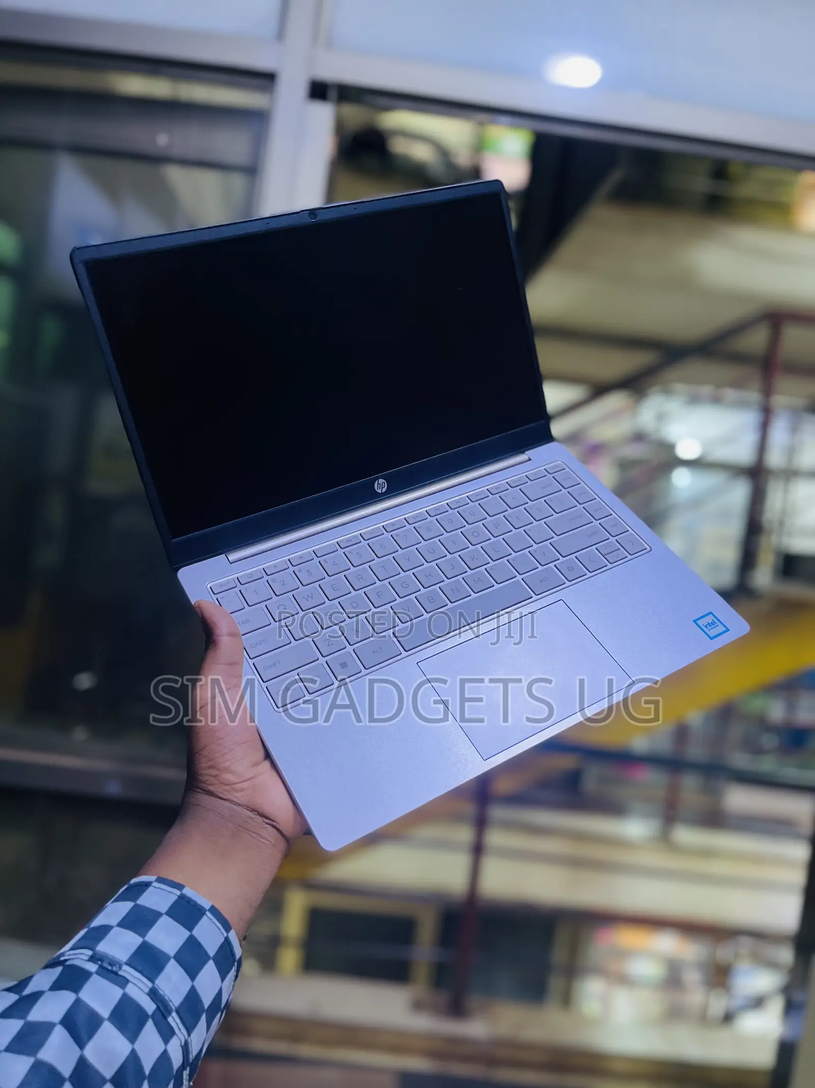 Laptop HP 14-ep0063 4GB Intel Celeron SSD 128GB