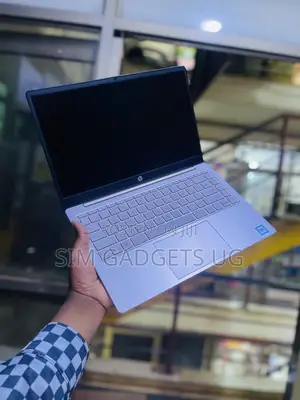 Laptop HP 14-ep0063 4GB Intel Celeron SSD 128GB
