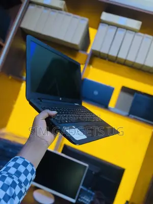 Laptop HP 15-dw1197nia 8GB AMD A6 HDD 500GB
