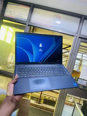 Laptop Dell Latitude 3520 8GB Intel Core i5 SSD 256GB