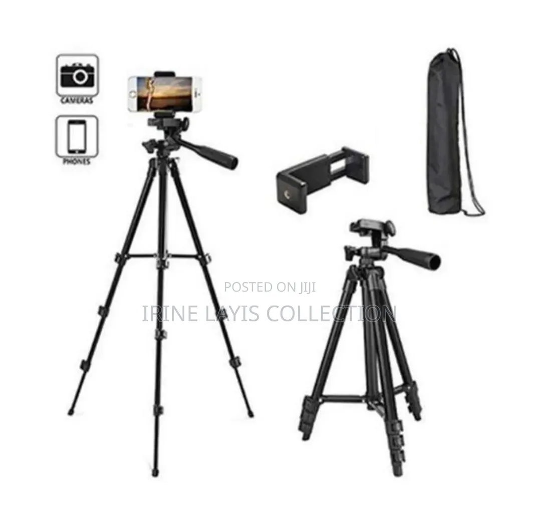 Professional Foldable Tripod Kit in Black.