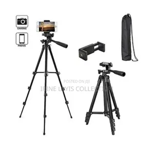 Professional Foldable Tripod Kit in Black.