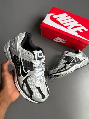 Nike Zoom Vomero 5 "Metallic Silver Black