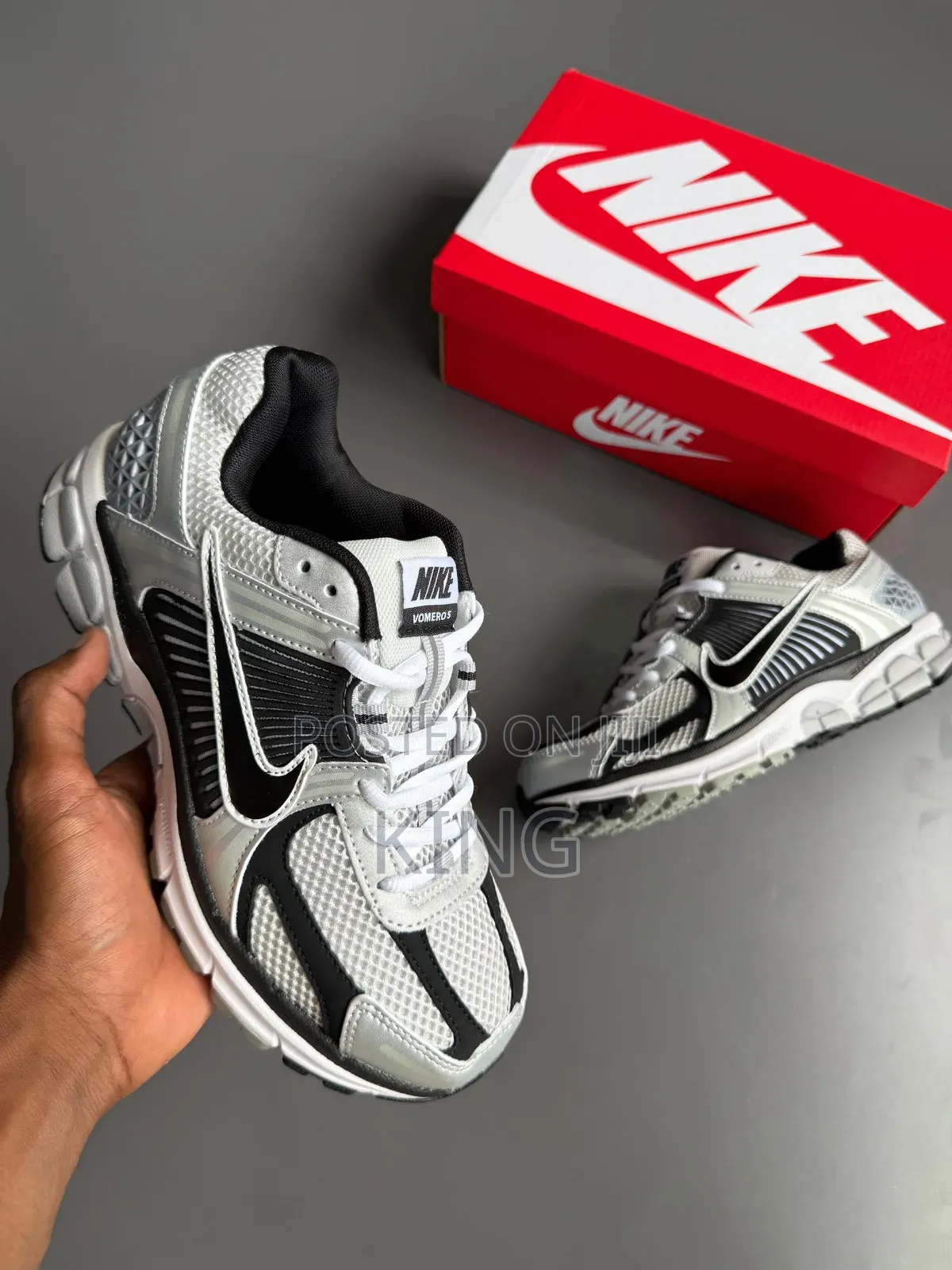 Nike Zoom Vomero 5 "Metallic Silver Black
