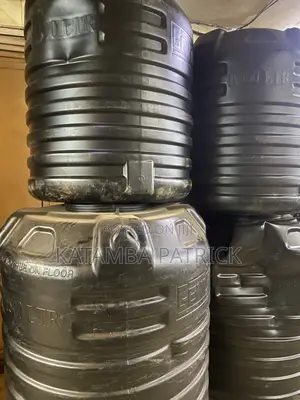 1000 Liter Tanks