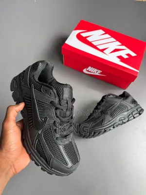 Nike' Vomero 5 Sneakers in a Triple Black