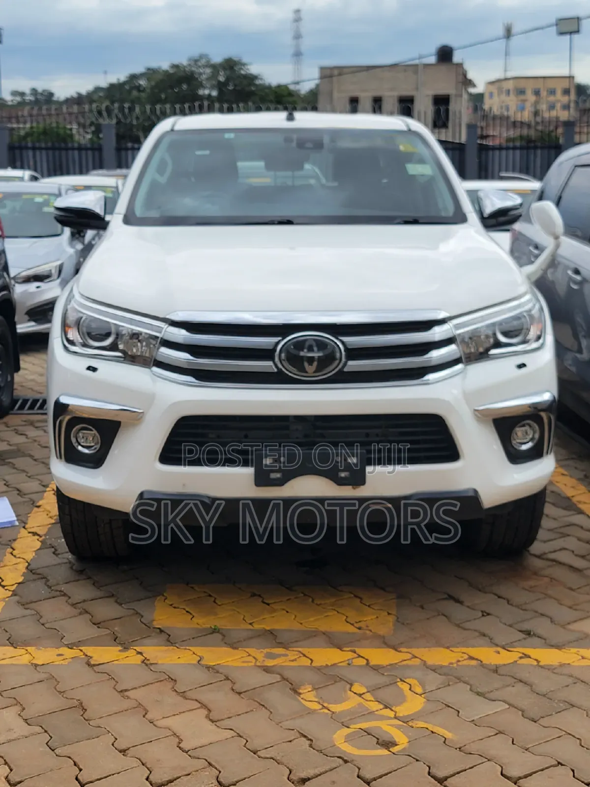 Toyota Hilux 2019 White