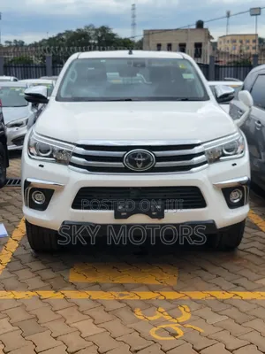 Toyota Hilux 2019 White