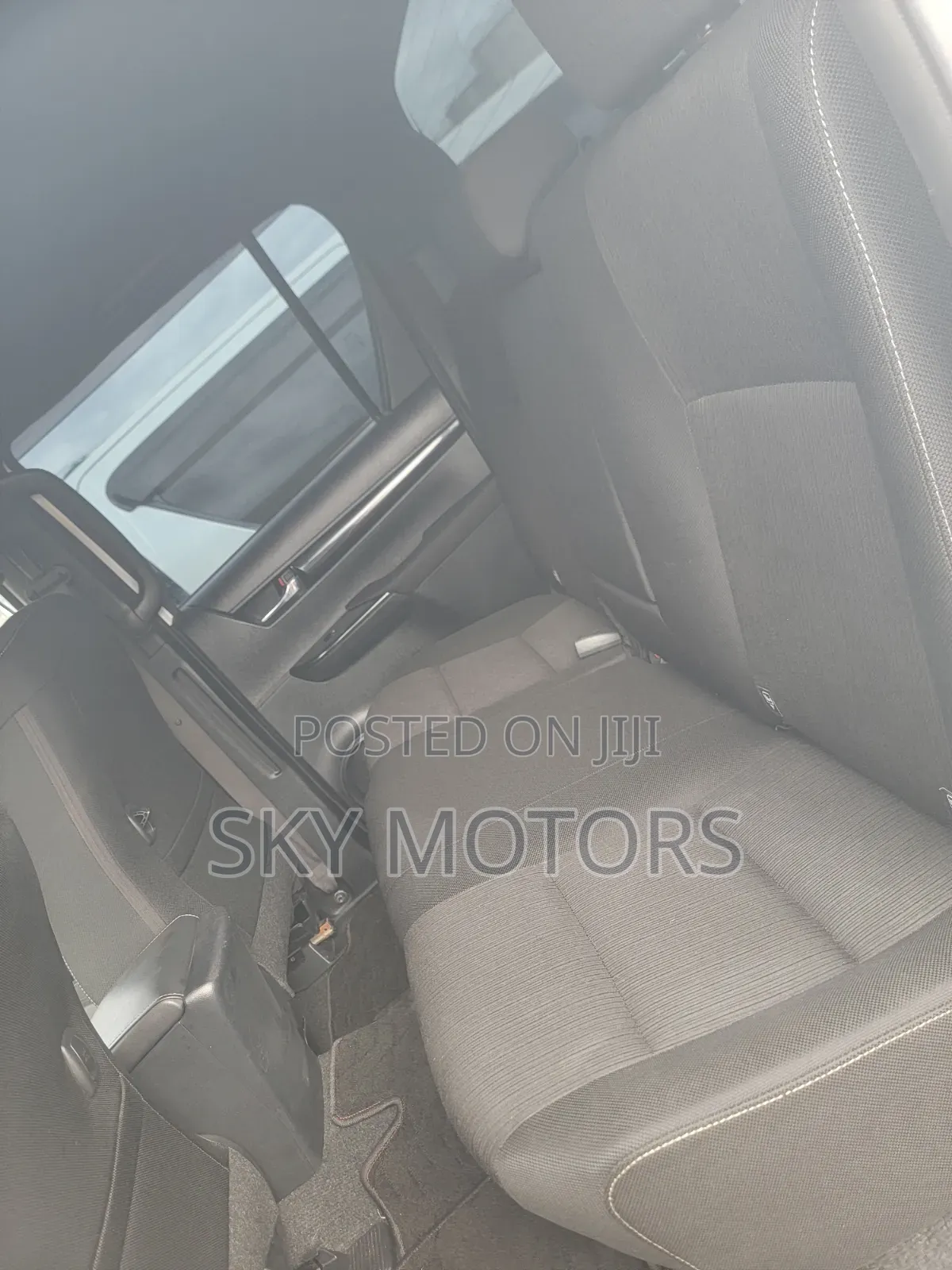 Toyota Hilux 2019 White